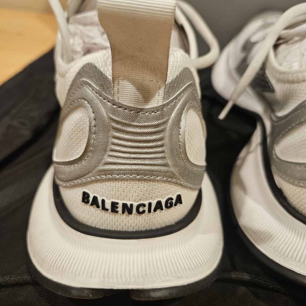 Balenciaga Men's Circuit Low Top Sneakers 793945WFLGY White Silver Eu 44 US 11 - Picture 11 of 12